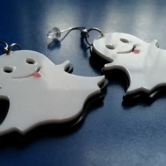 Acrylic Black & White Ghost Earrings - Picture 2 of 4